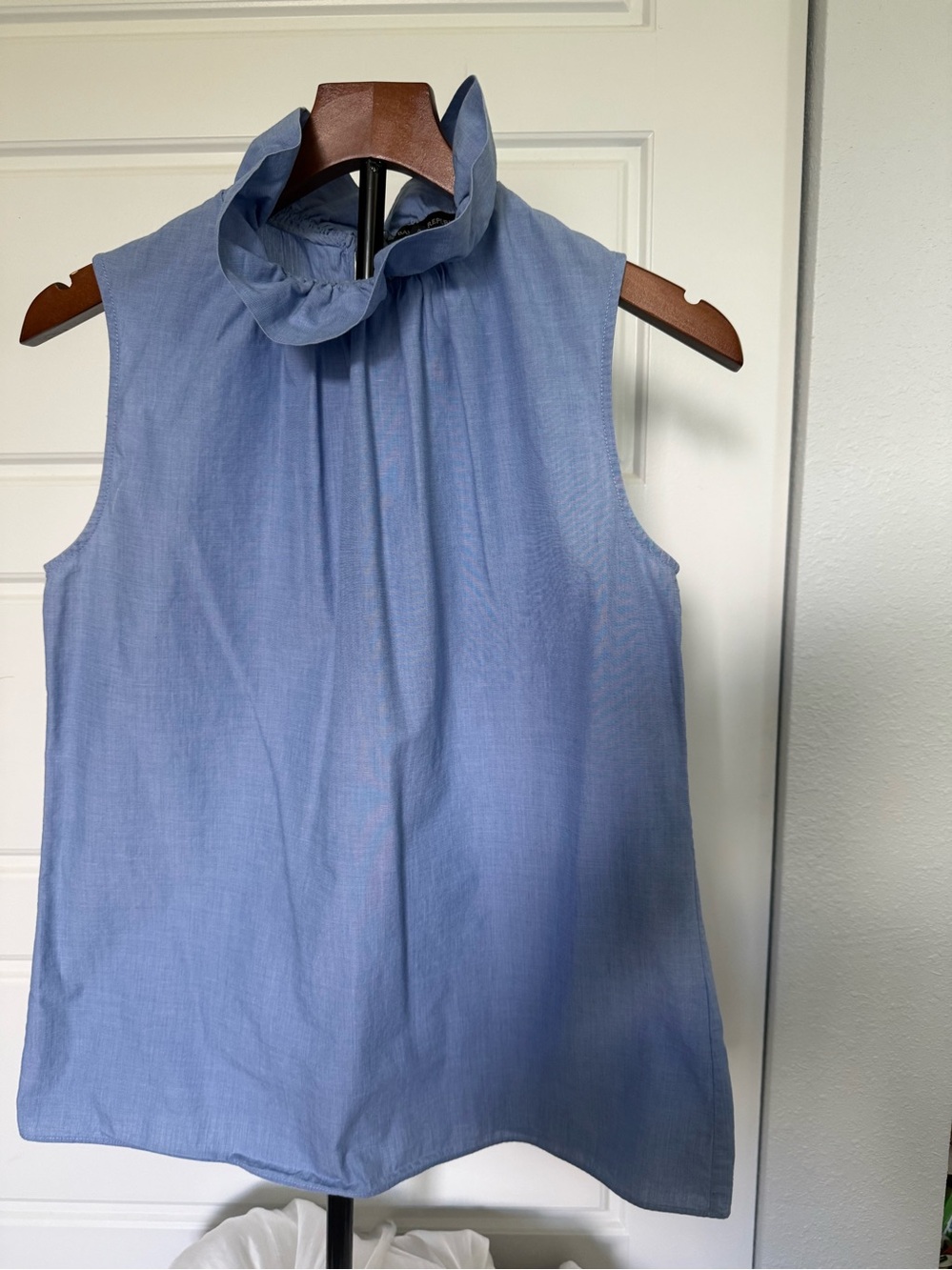 GAP Sleeveless Ruffle Collar Camisole - Light Blue